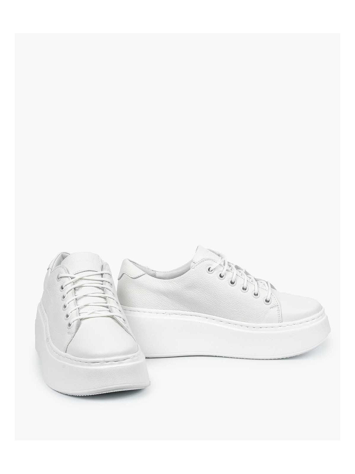 Białe trampki damskie skórzane