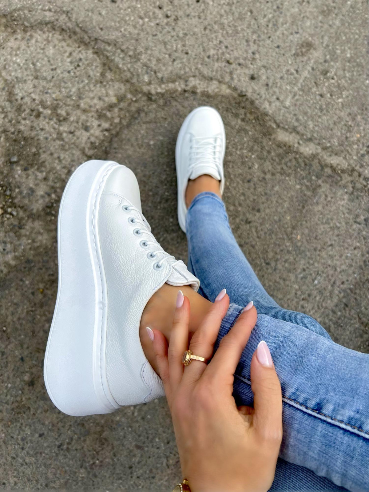 Białe trampki damskie skórzane