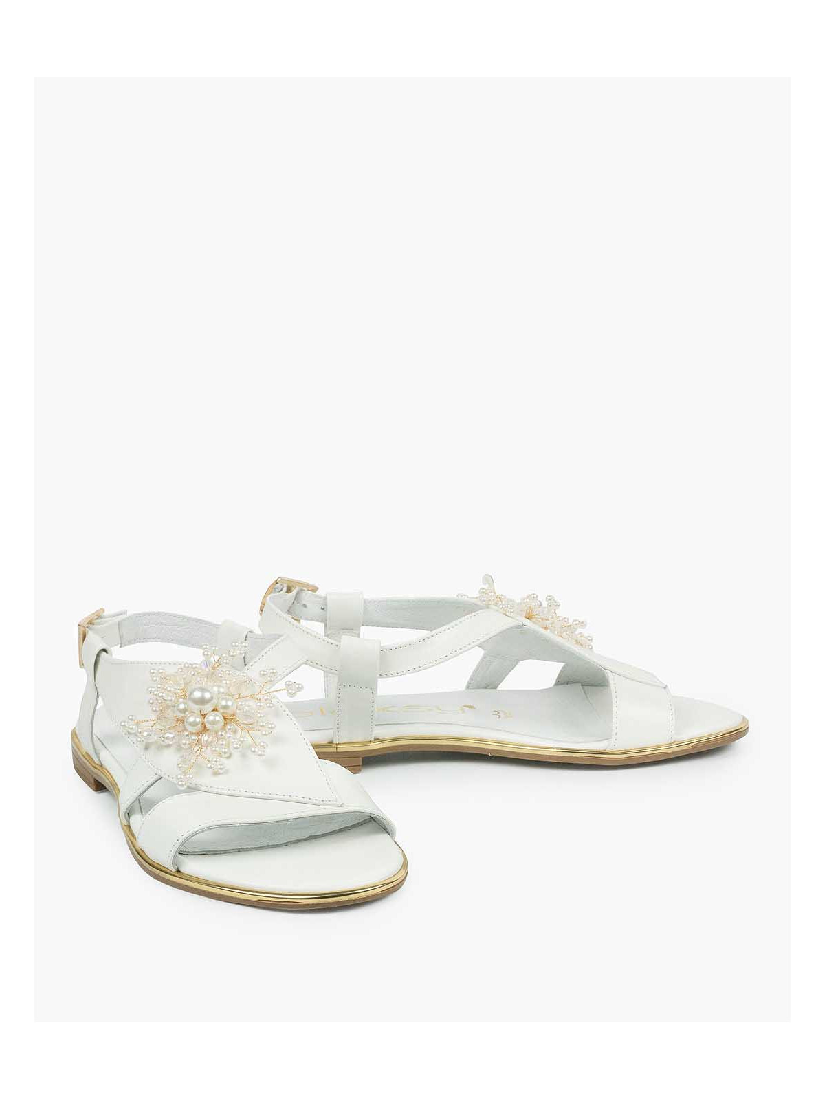 Białe sandały damskie skórzane