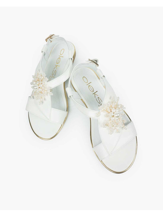 Białe sandały damskie skórzane