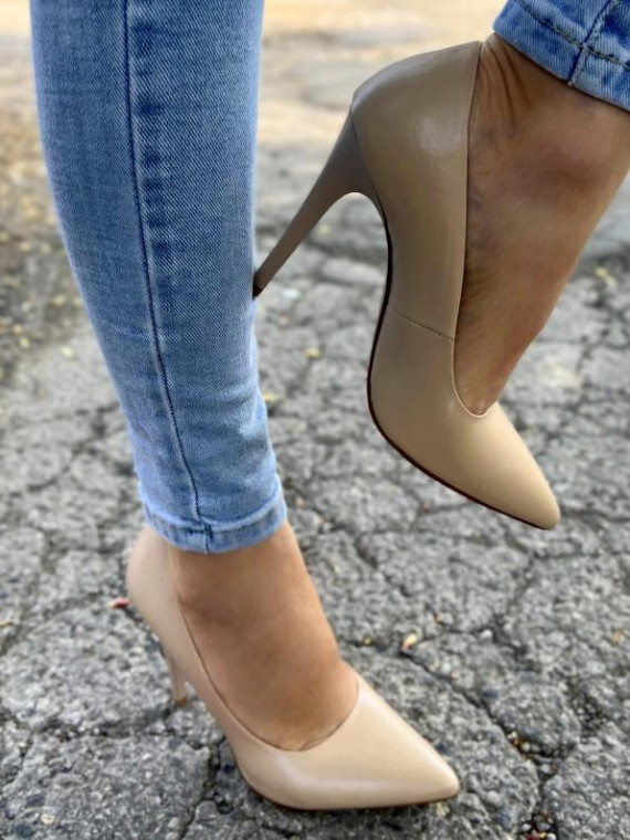 Beżowe czółenka damskie skórzane