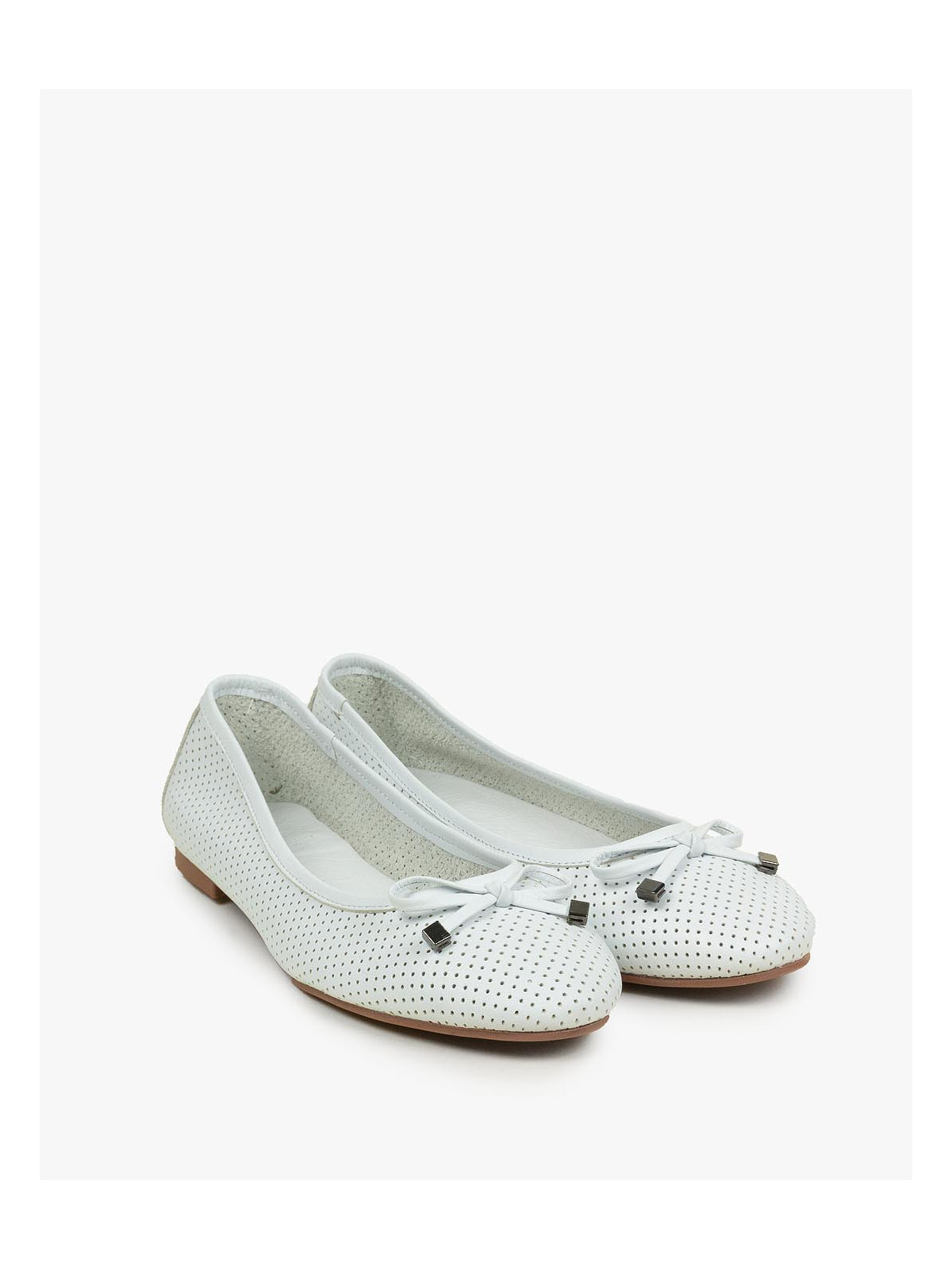 Białe baleriny damskie skórzane