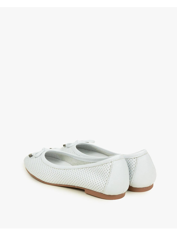 Białe baleriny damskie skórzane