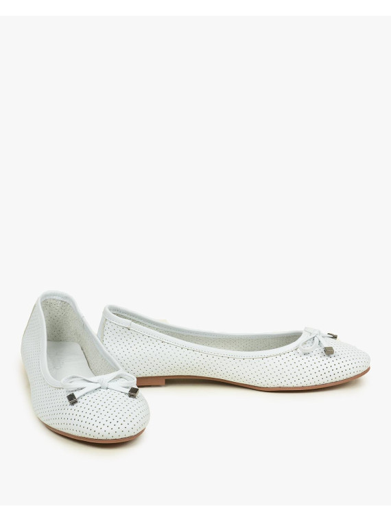 Białe baleriny damskie skórzane