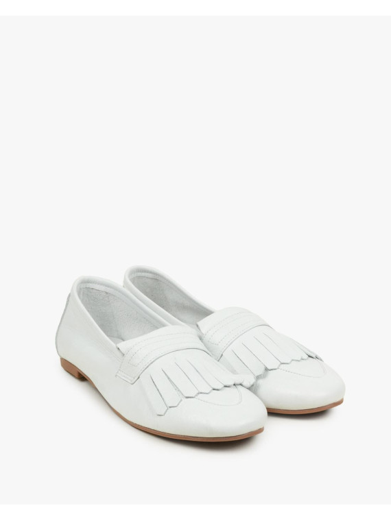 Białe mokasyny damskie skórzane