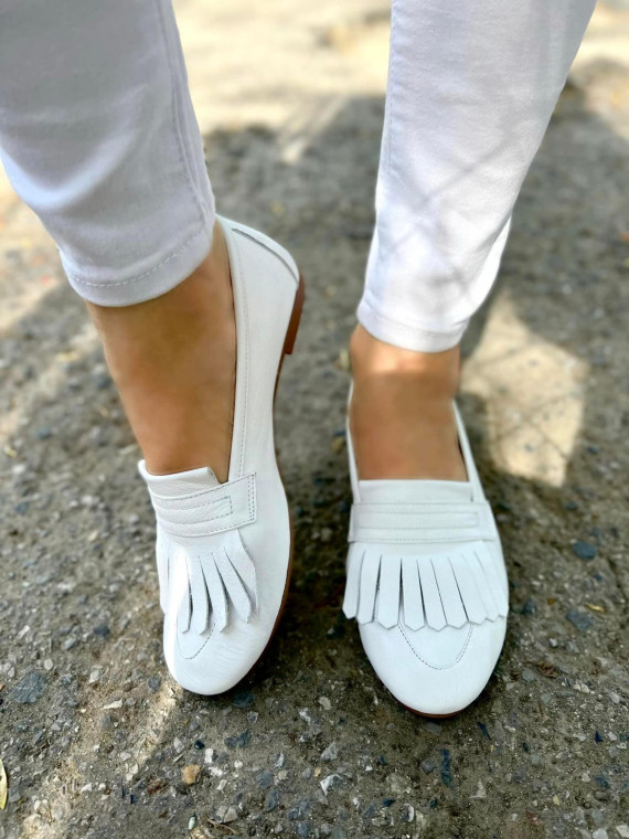 Białe mokasyny damskie skórzane