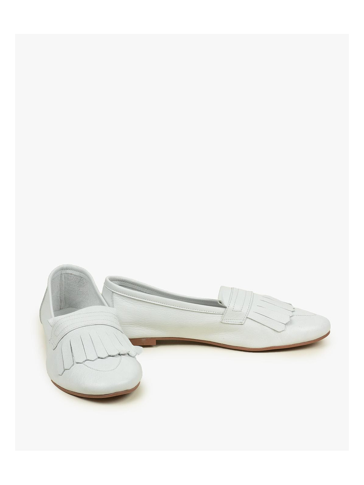 Białe mokasyny damskie skórzane