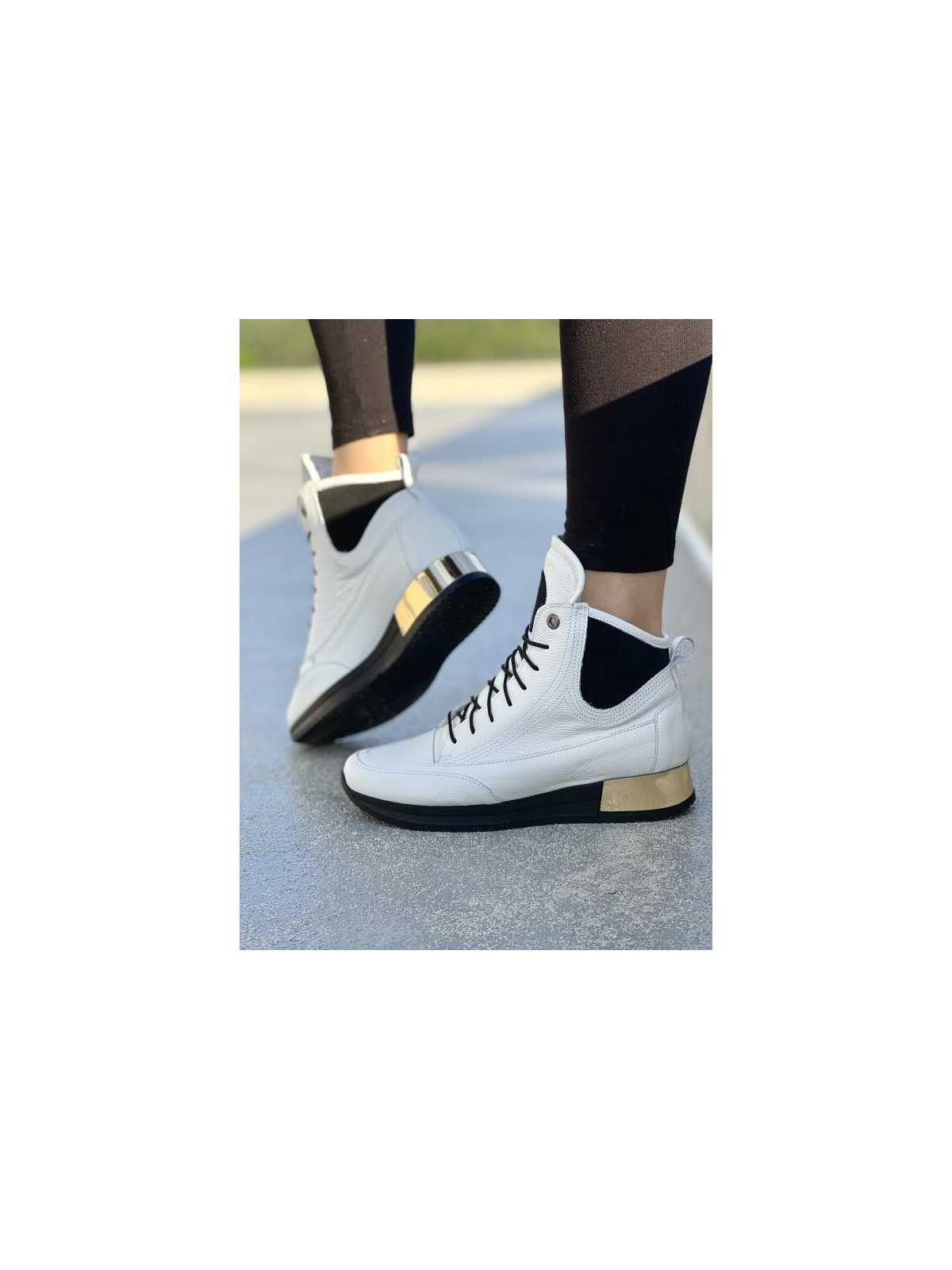 Białe adidasy damskie skórzane