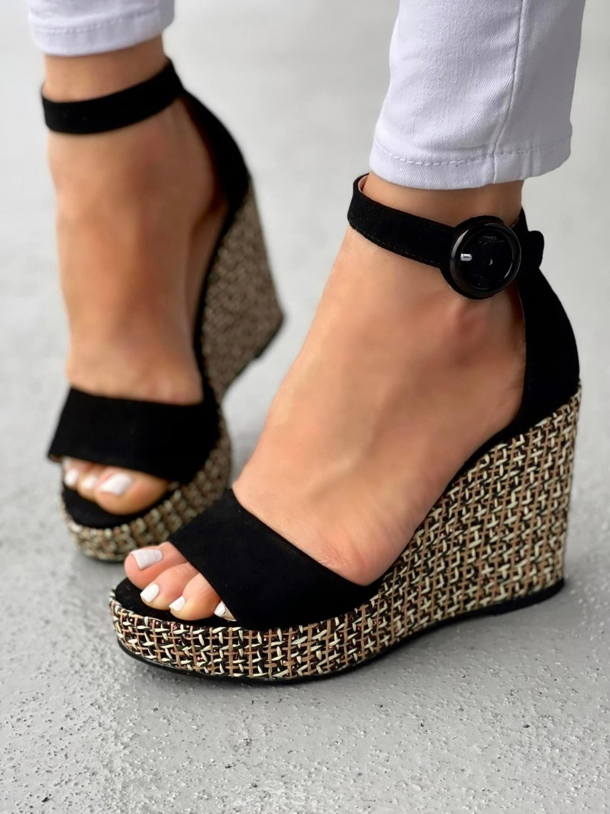 Czarne sandały damskie skórzane