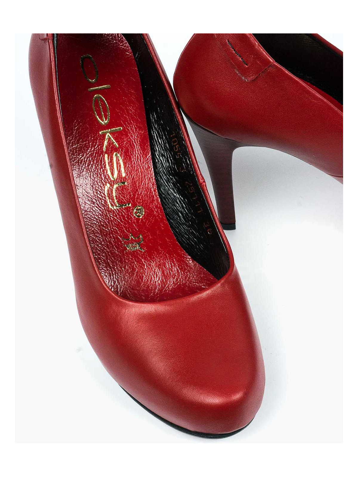 Czerwone szpilki damskie skórzane