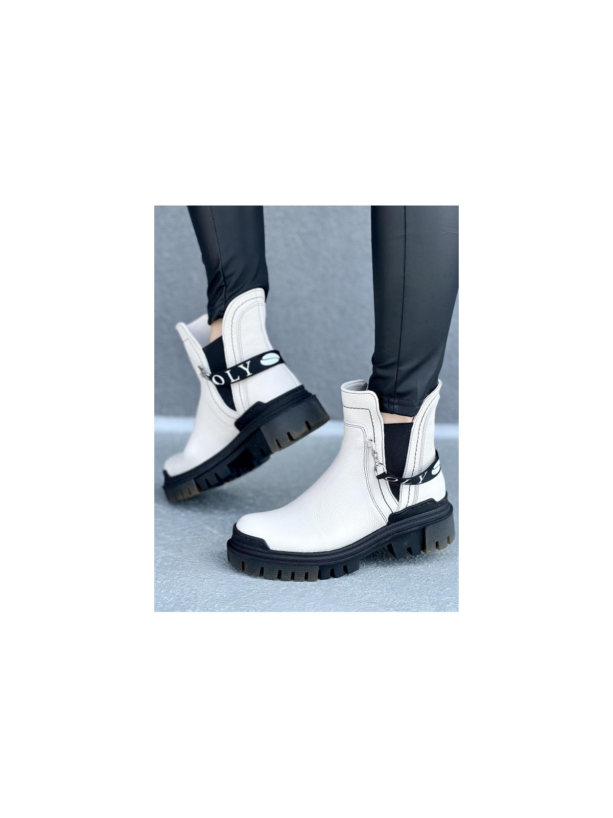 Beżowe trapery damskie skórzane