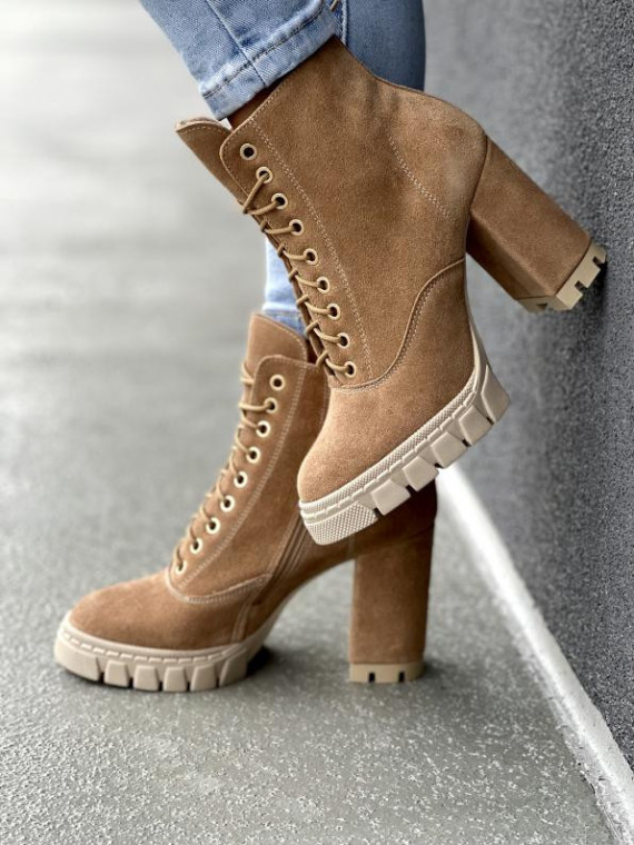 Beżowe botki damskie skórzane