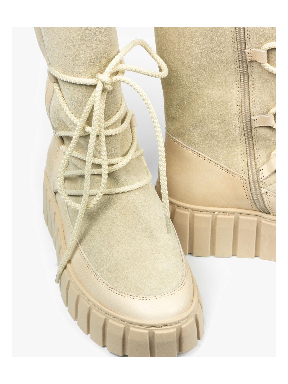 Beżowe śniegowce damskie skórzane