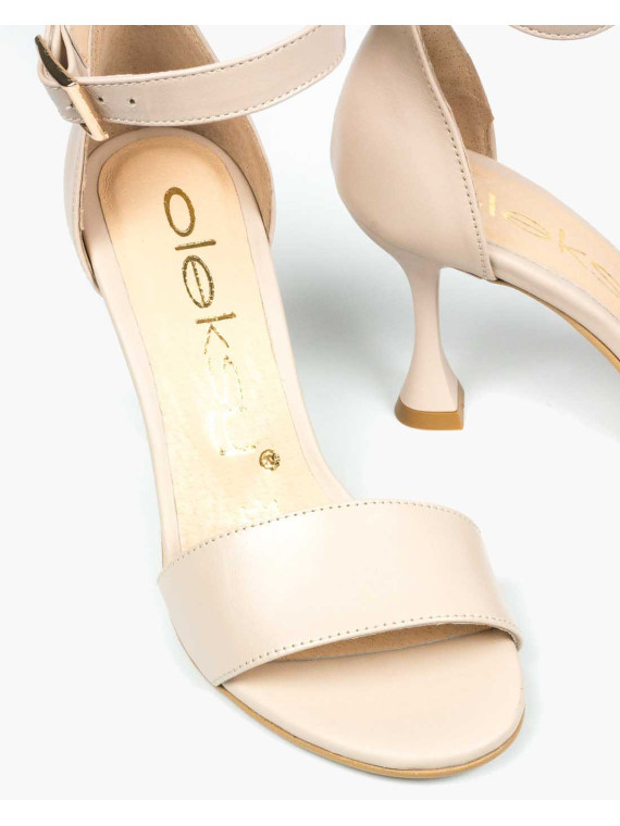 Beżowe sandały damskie skórzane