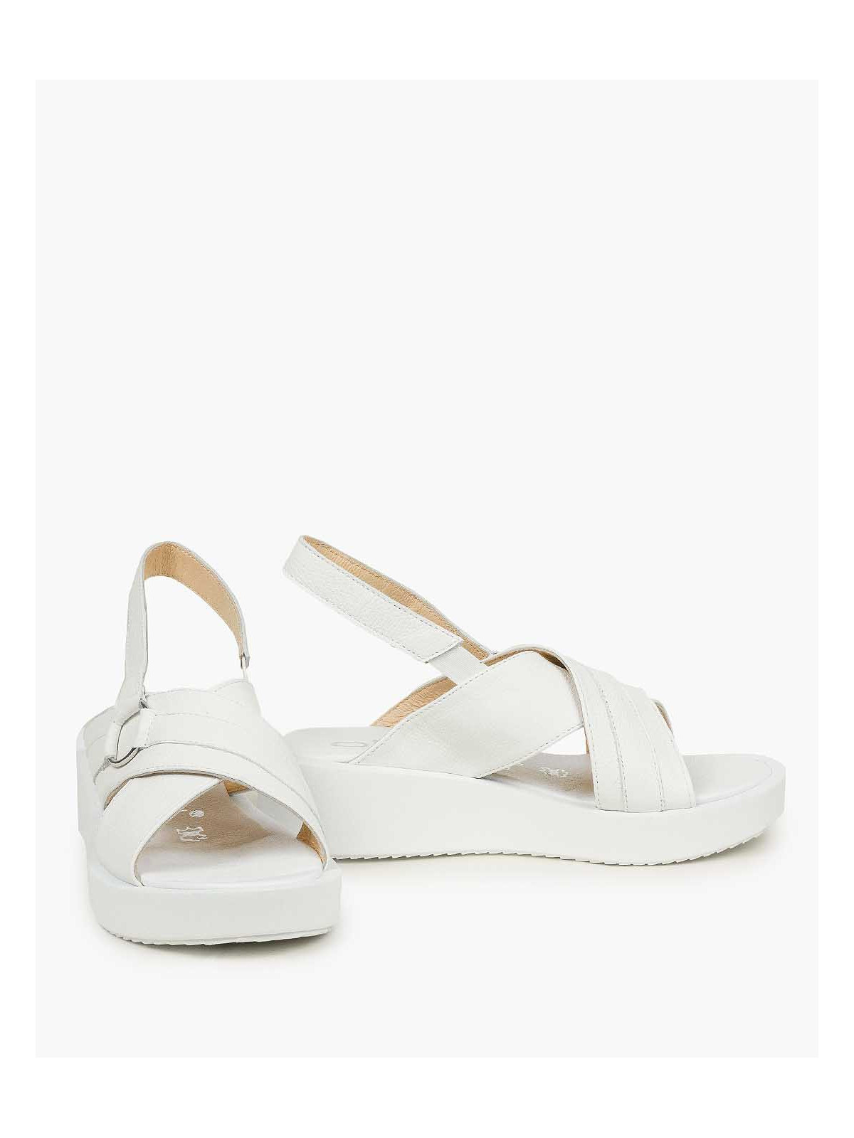 Białe sandały damskie skórzane