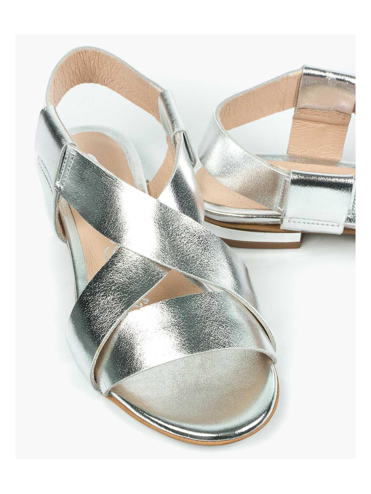 Srebrne sandały damskie skórzane