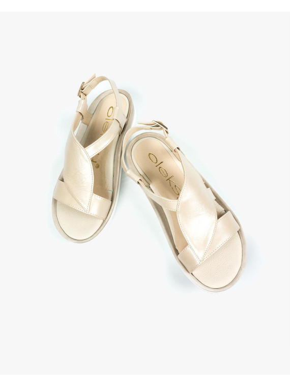 Beżowe sandały damskie skórzane