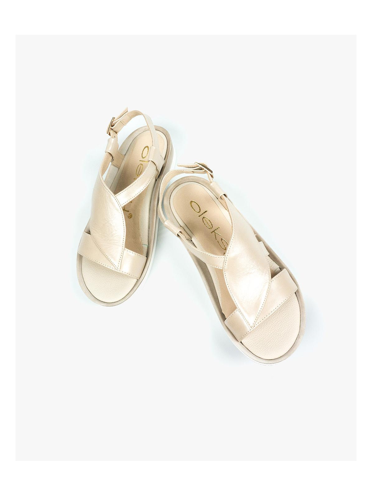 Beżowe sandały damskie skórzane