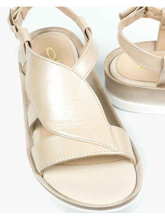 Beżowe sandały damskie skórzane