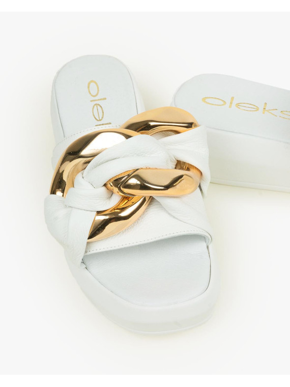 Białe klapki damskie skórzane