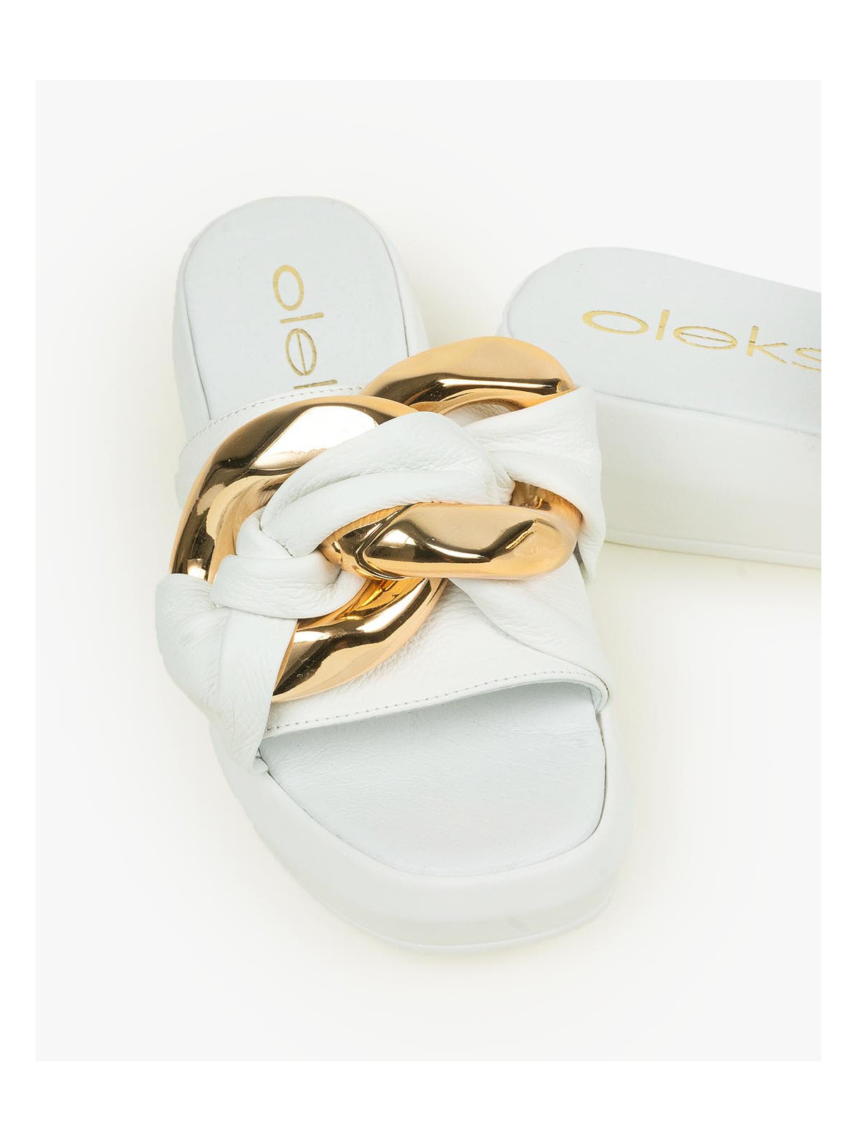 Białe klapki damskie skórzane