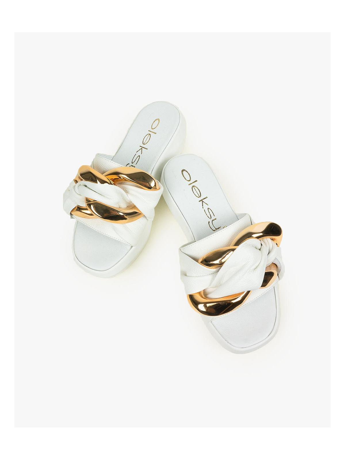 Białe klapki damskie skórzane