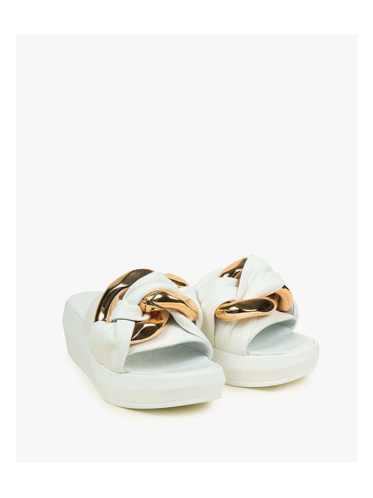 Białe klapki damskie skórzane