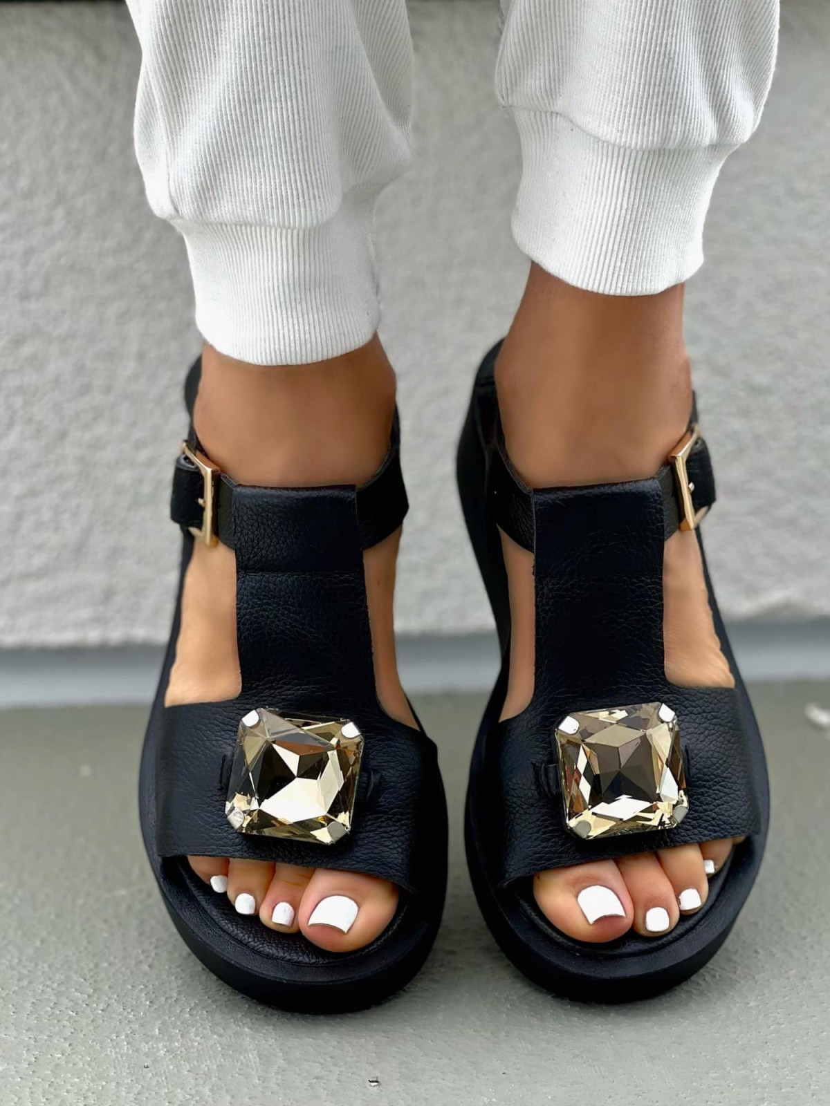 Czarne sandały damskie skórzane