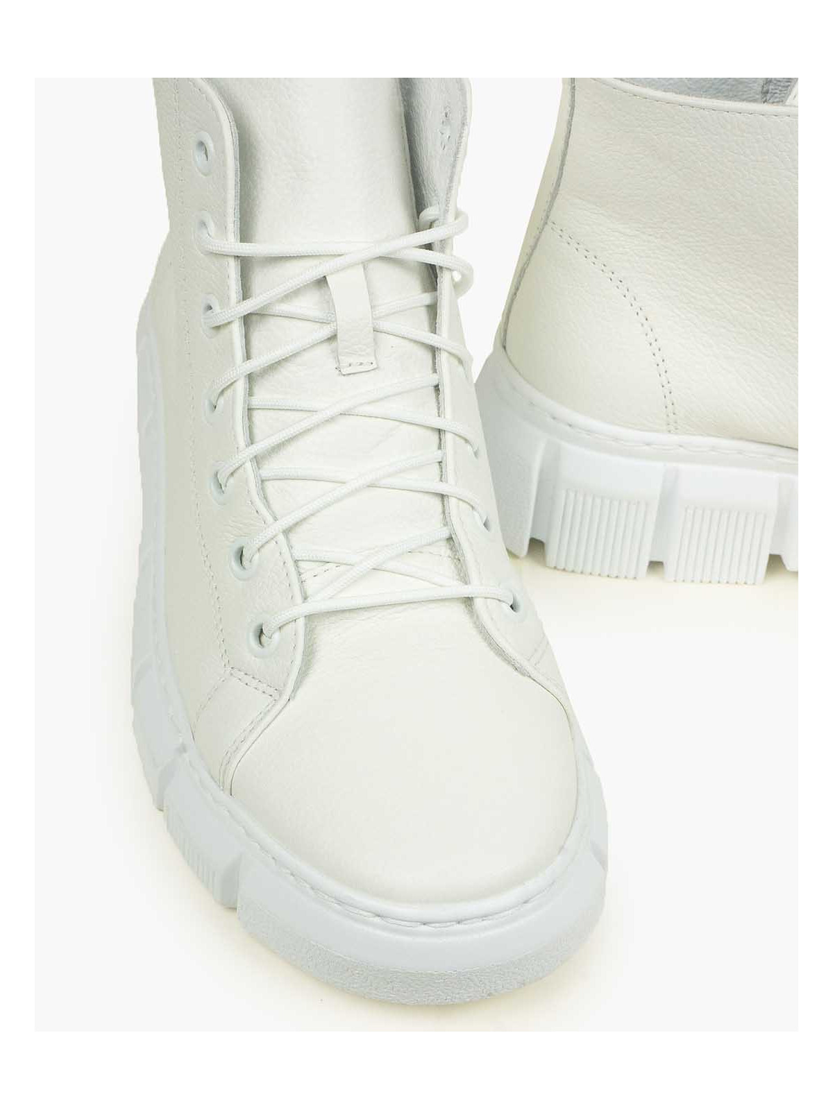 Białe trampki damskie skórzane