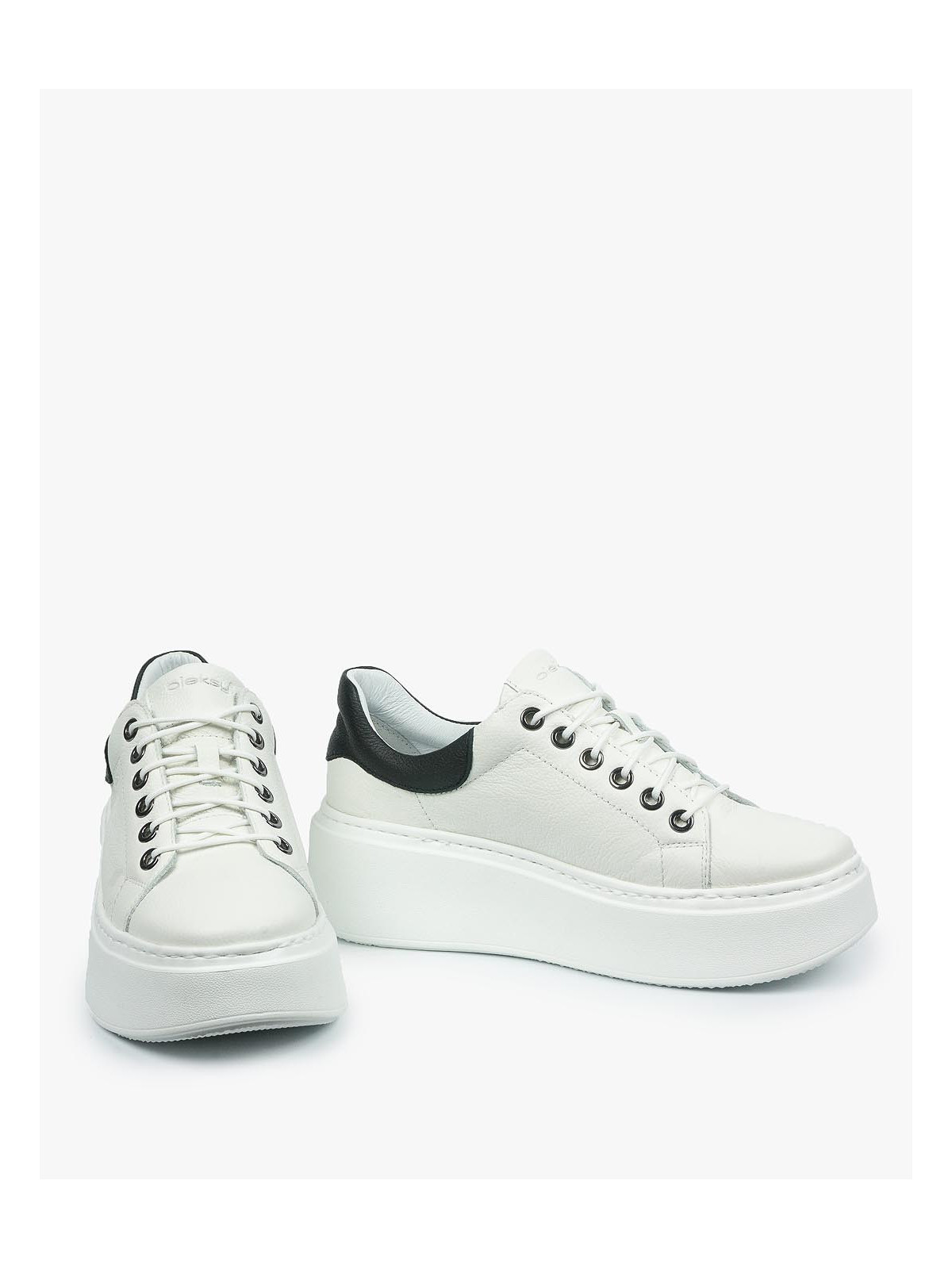 Białe trampki damskie skórzane