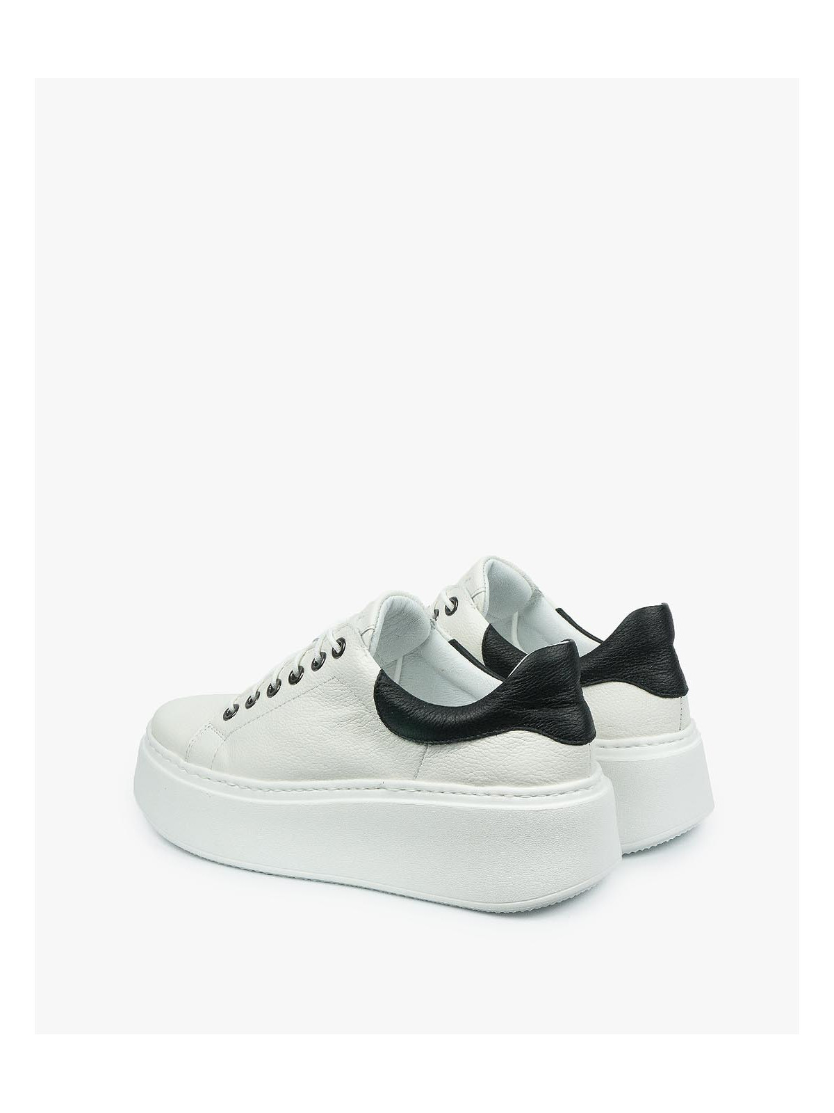 Białe trampki damskie skórzane