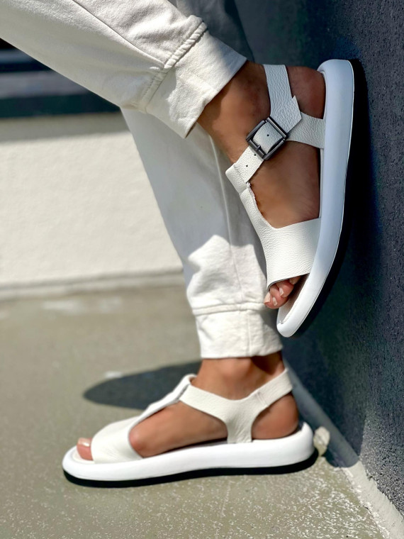 Białe sandały damskie skórzane