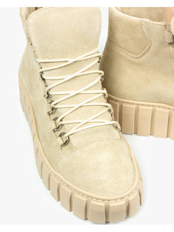 Beżowe trampki damskie skórzane