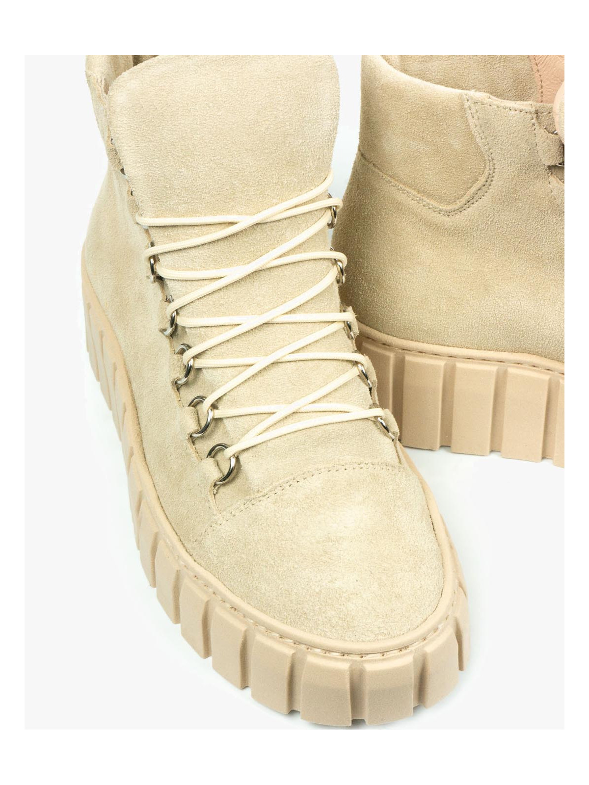 Beżowe trampki damskie skórzane