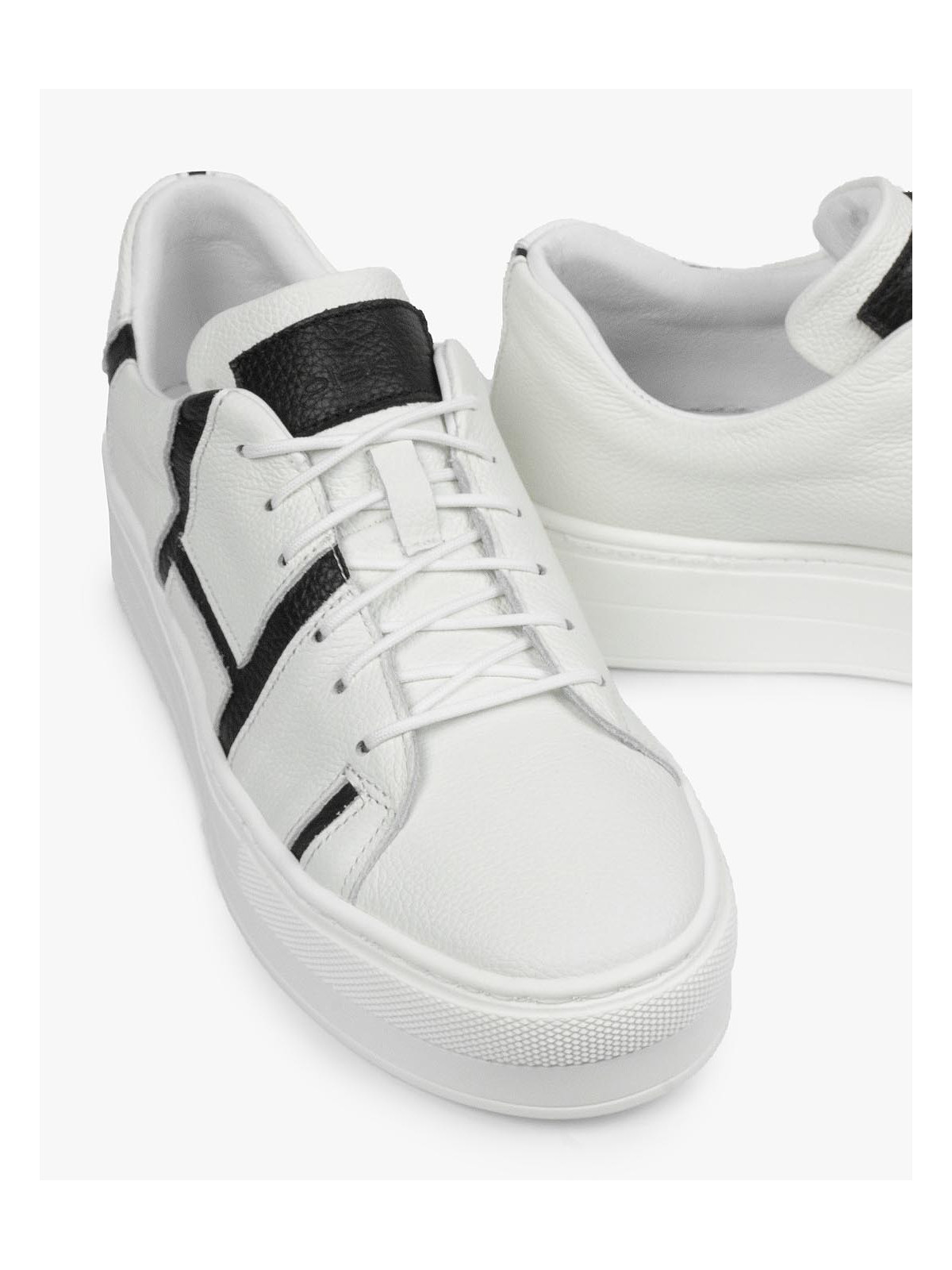 Białe trampki damskie skórzane