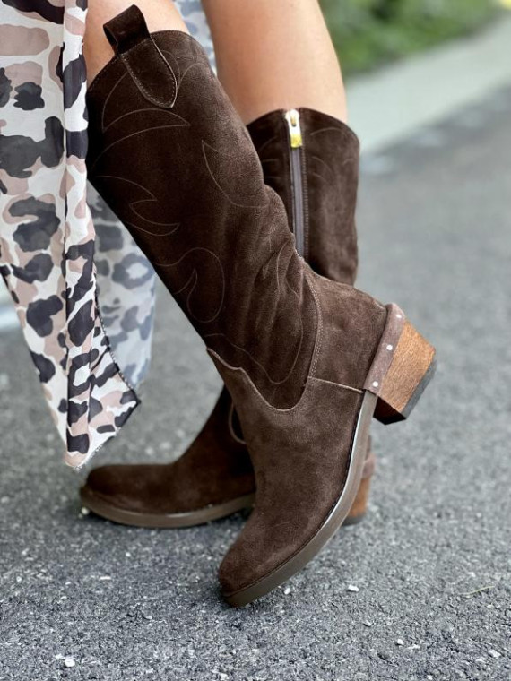 Brązowe kozaki damskie skórzane