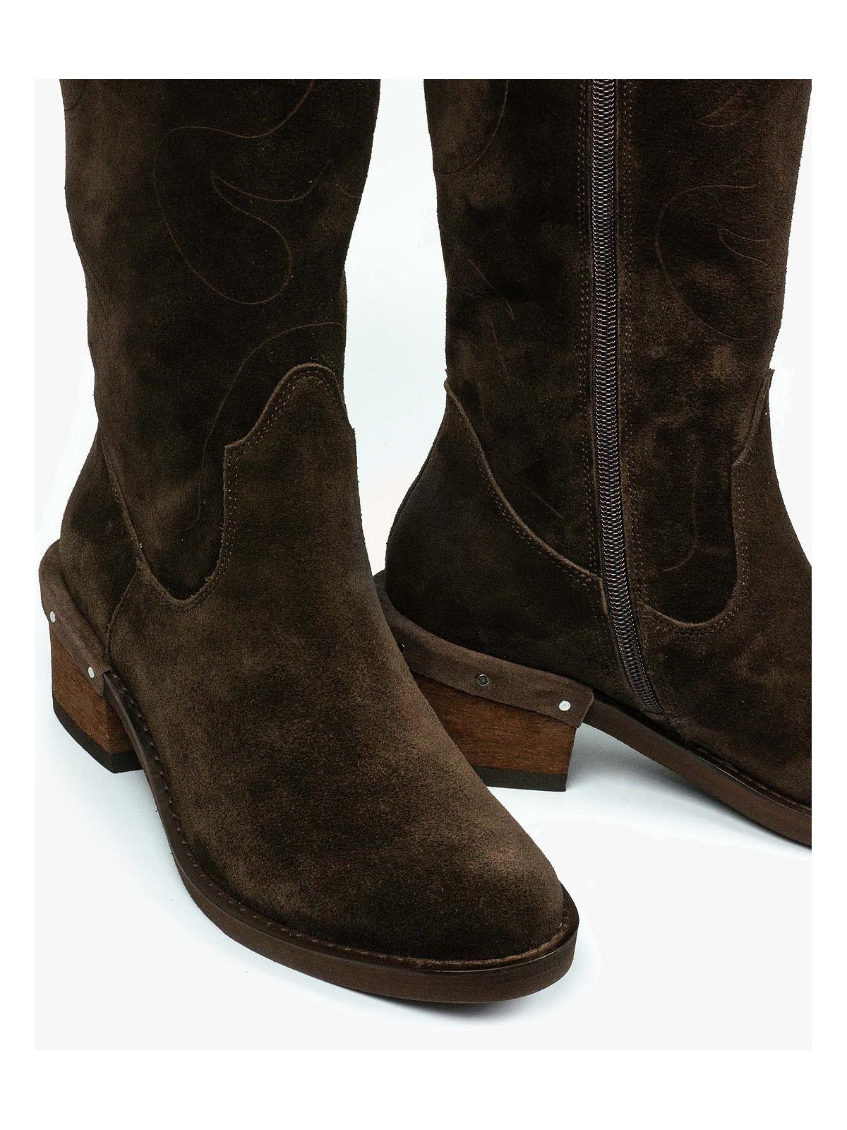 Brązowe kozaki damskie skórzane