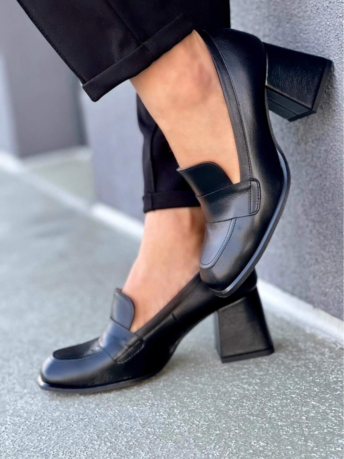 Czarne półbuty damskie skorzane