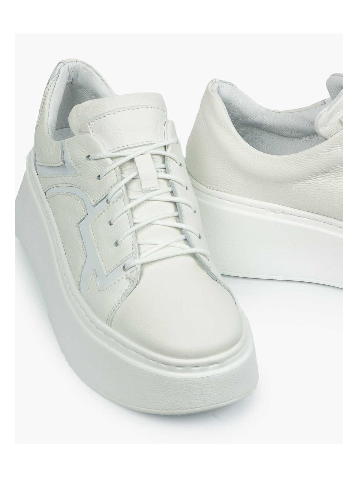 Białe trampki damskie skórzane