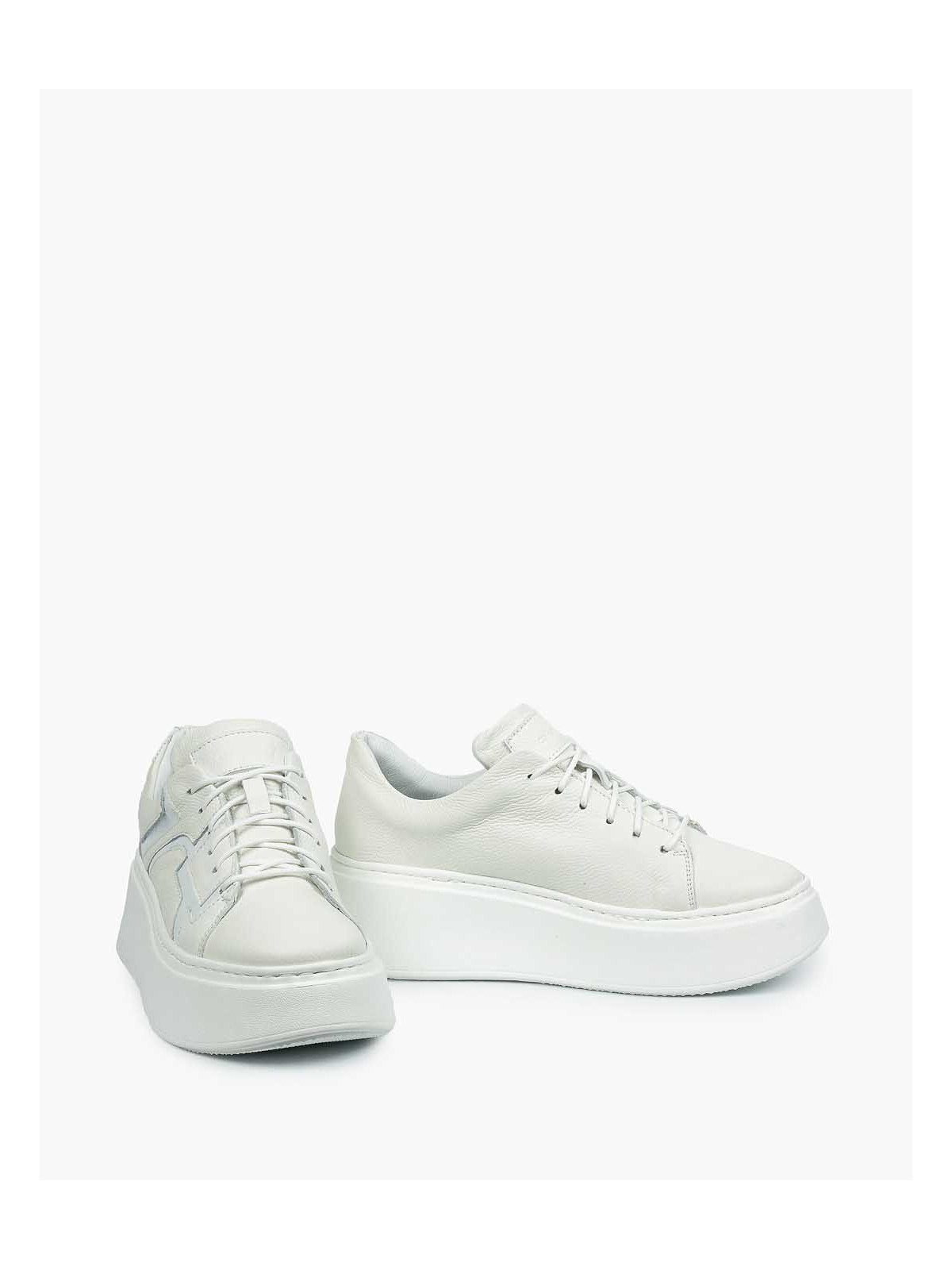 Białe trampki damskie skórzane