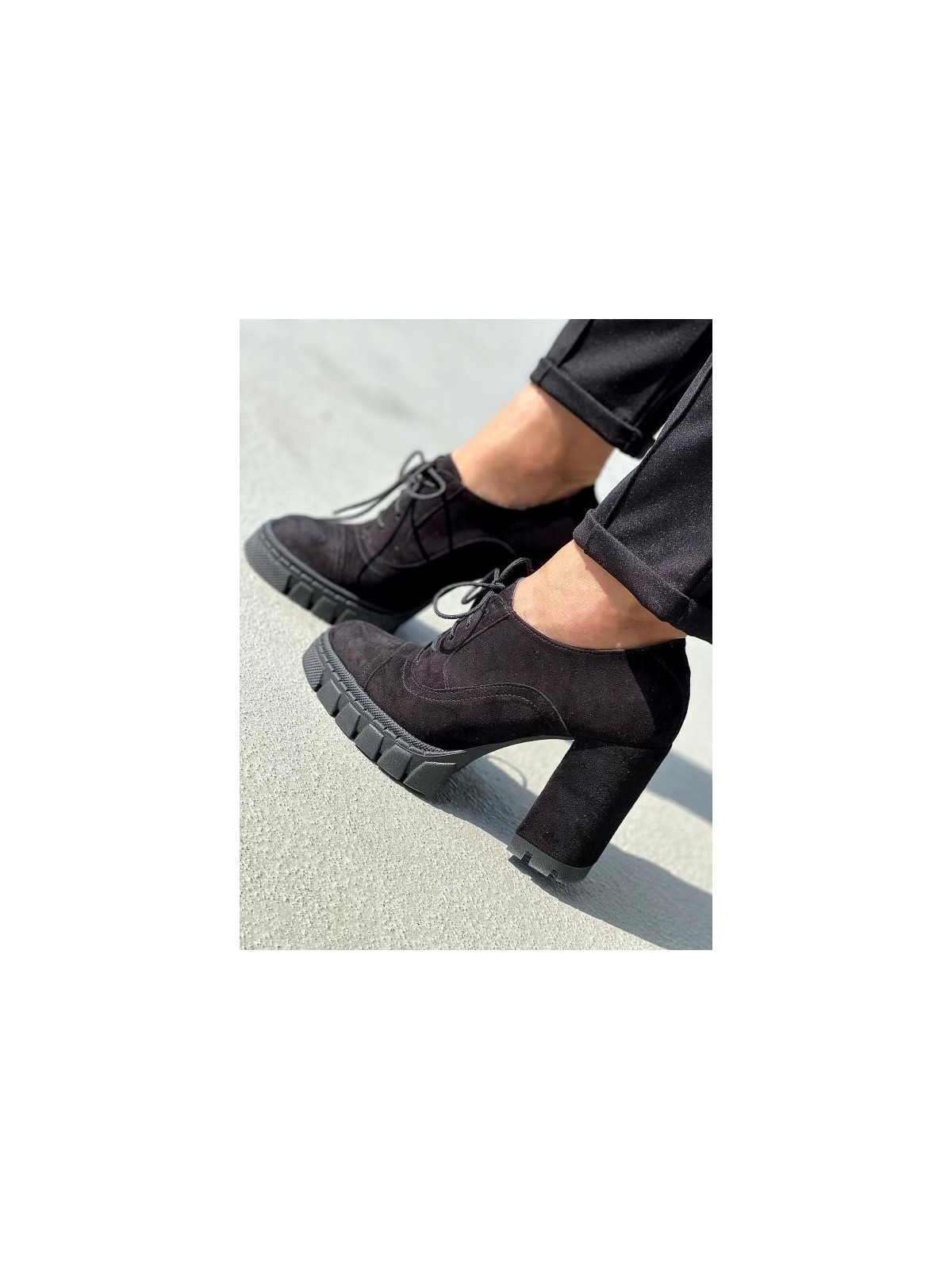 Czarne półbuty damskie skorzane