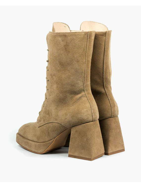 Beżowe botki damskie skórzane