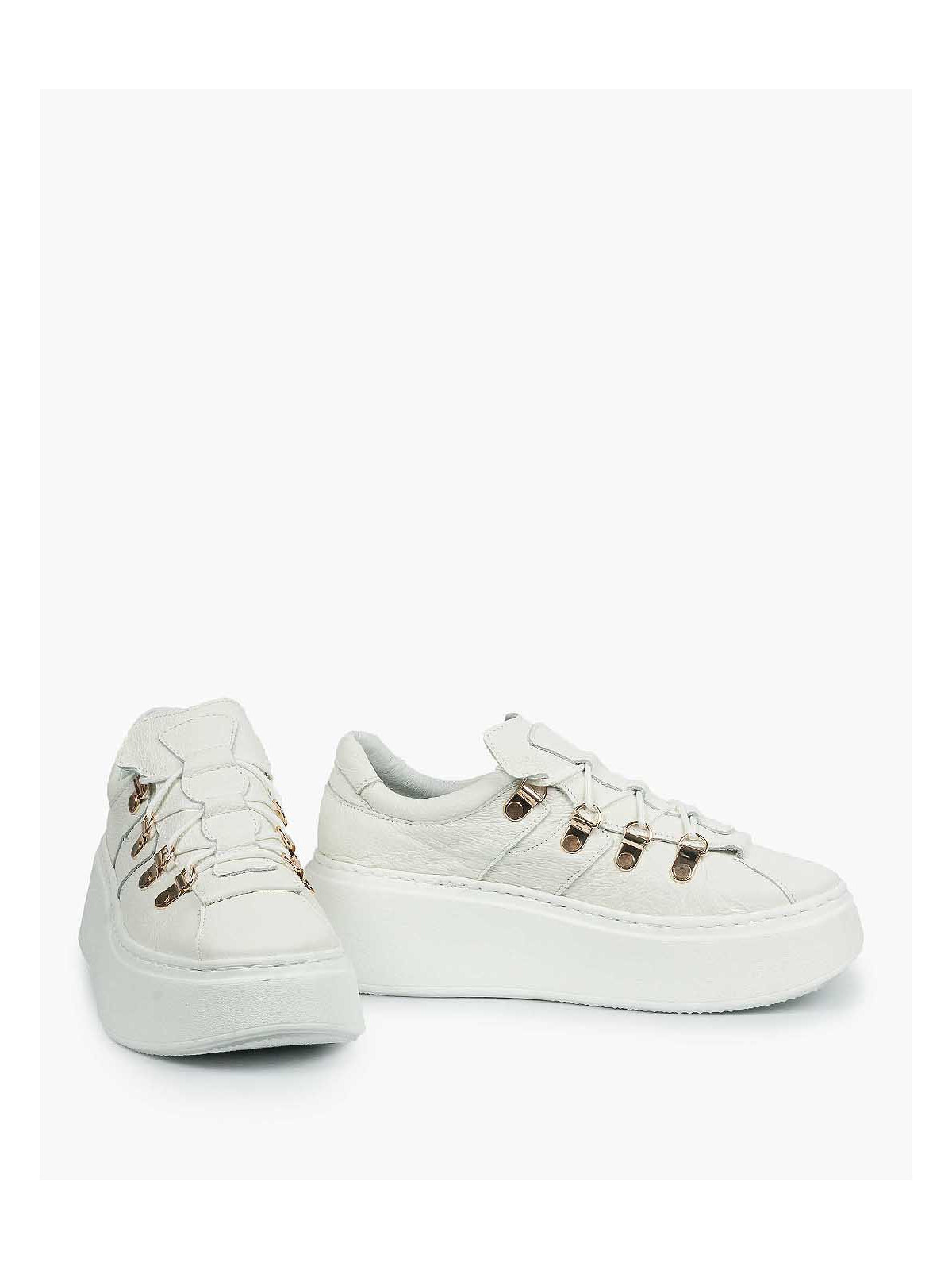 Białe trampki damskie skórzane