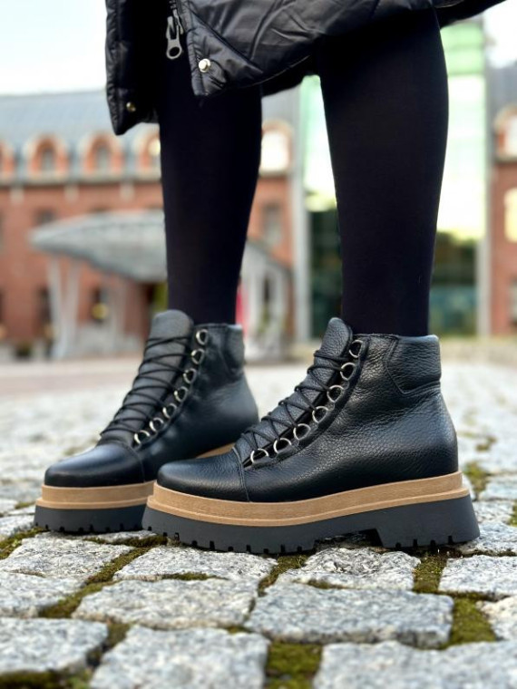 Czarne botki damskie skórzane