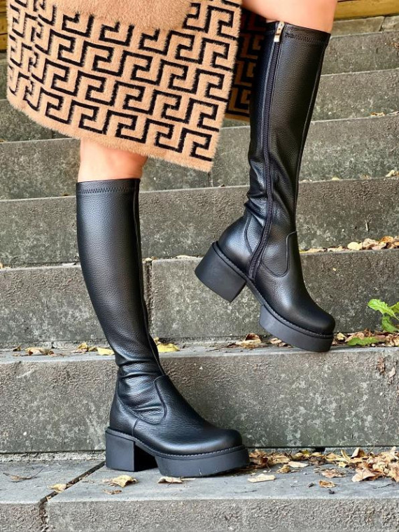 Czarne kozaki damskie