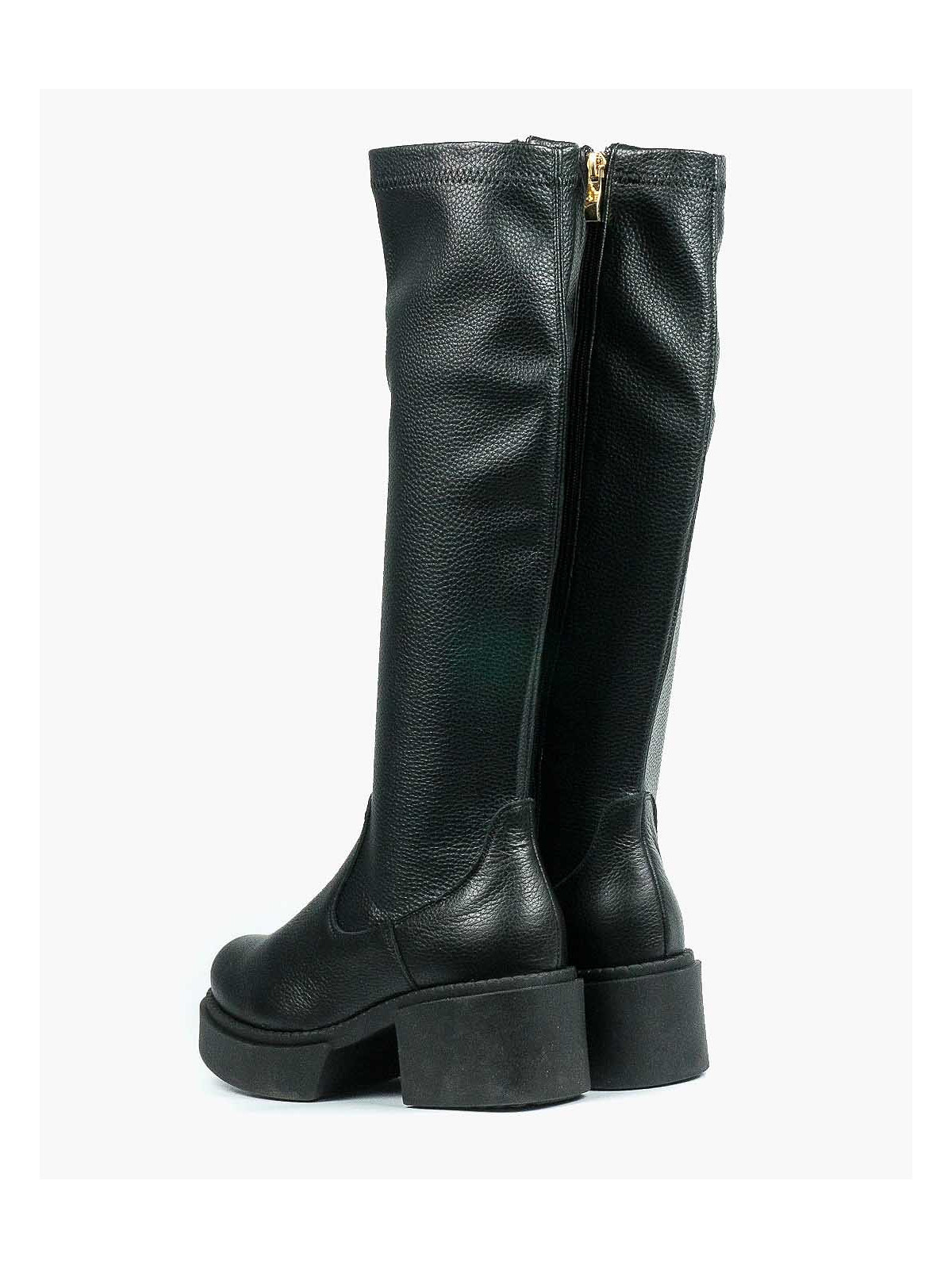 Czarne kozaki damskie