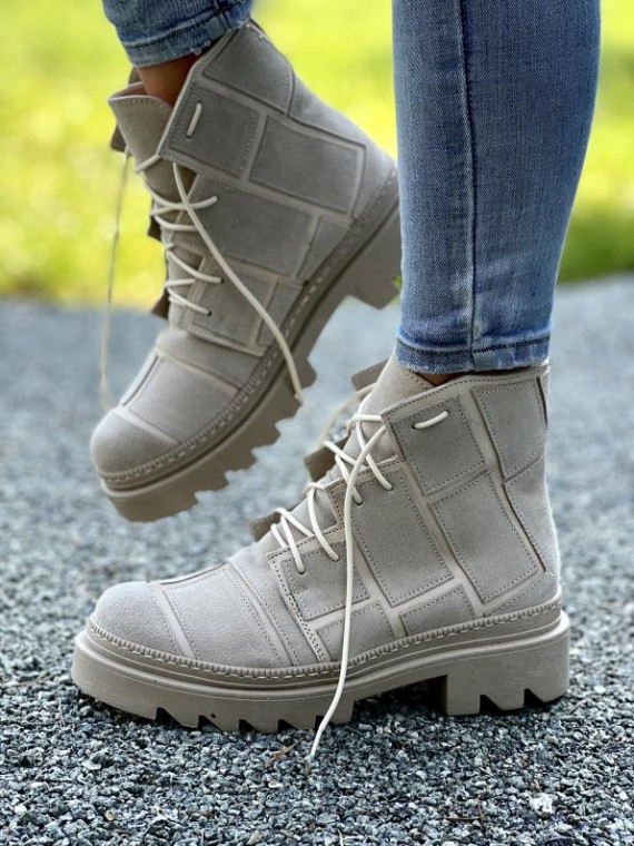 Beżowe botki damskie skórzane