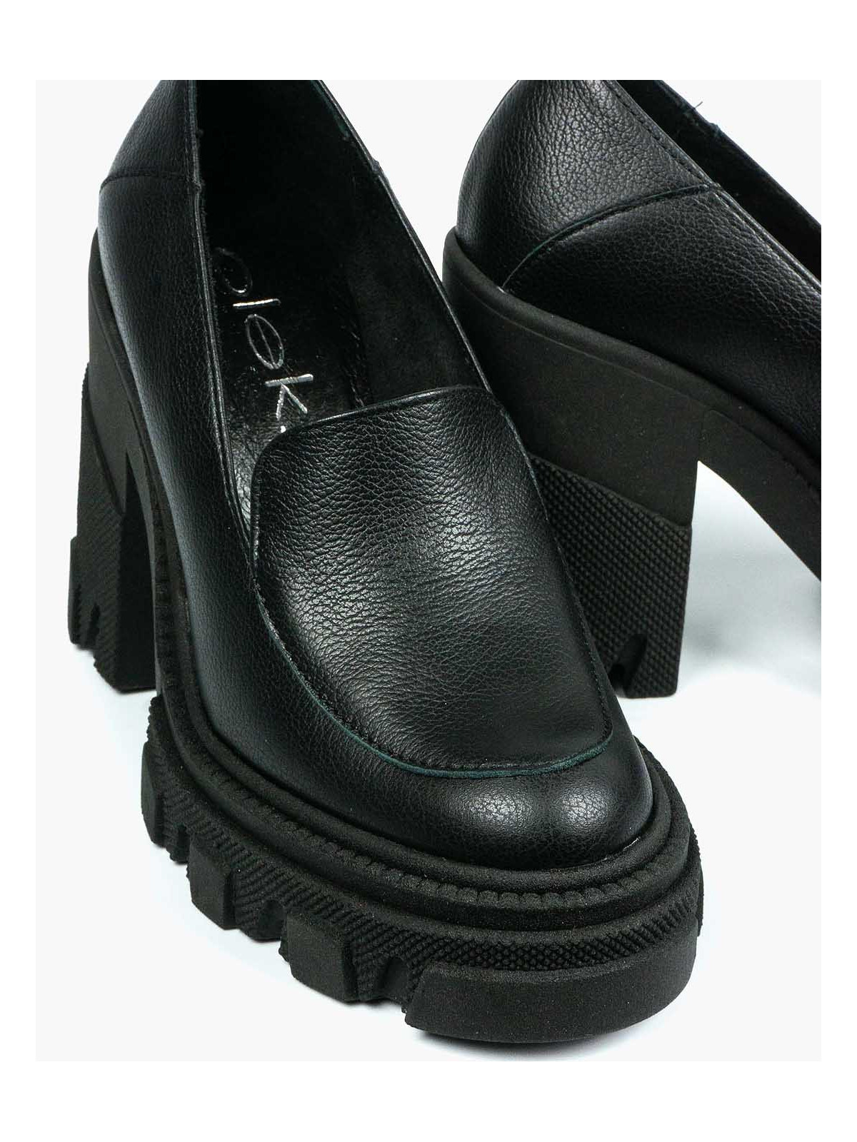 Czarne półbuty damskie skórzane
