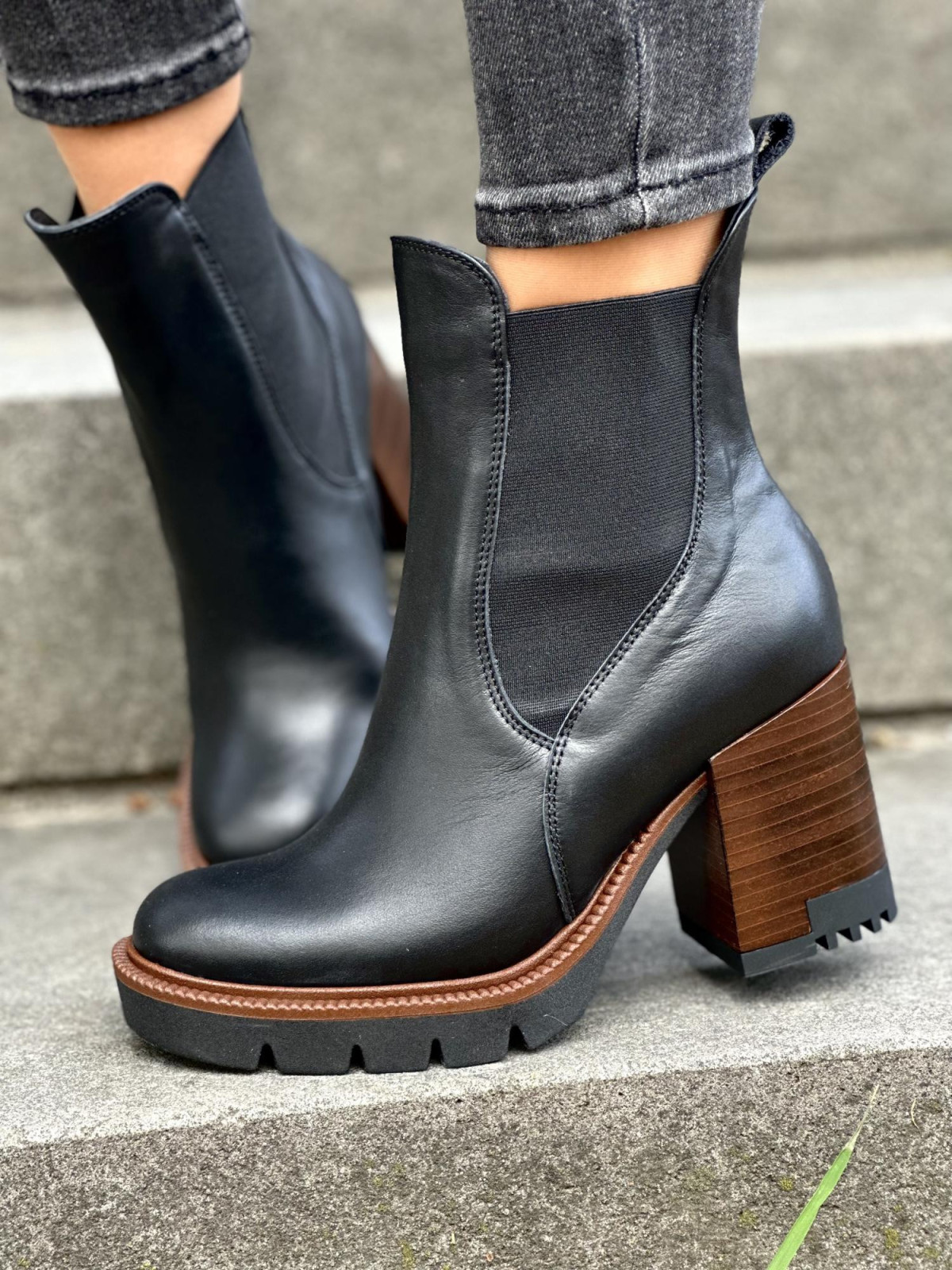 Czarne botki skórzane OLEKSY Polskiej produkcji