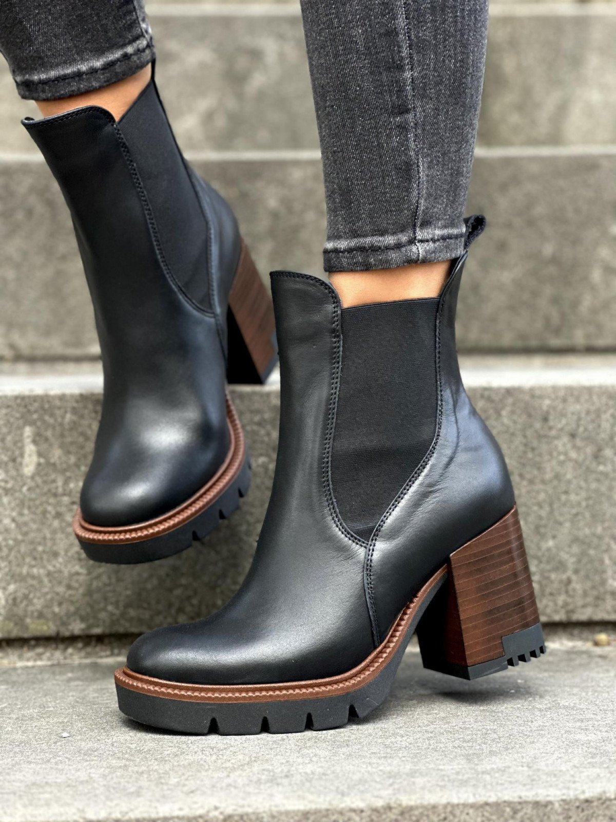 Czarne botki skórzane OLEKSY Polskiej produkcji